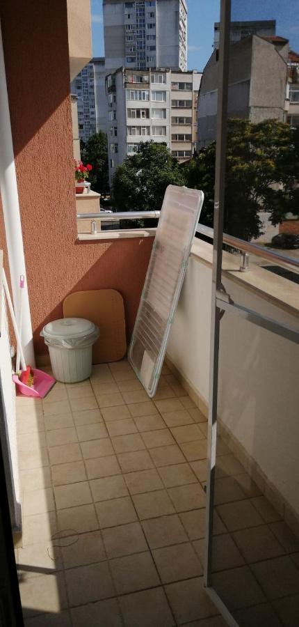Cozy Apartament Naydenov Apartamento Burgas Exterior foto