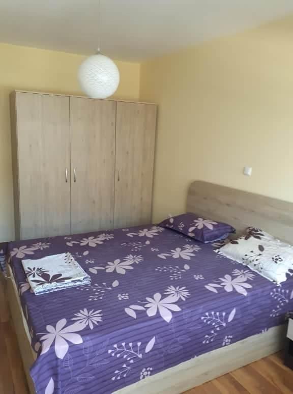 Cozy Apartament Naydenov Apartamento Burgas Exterior foto